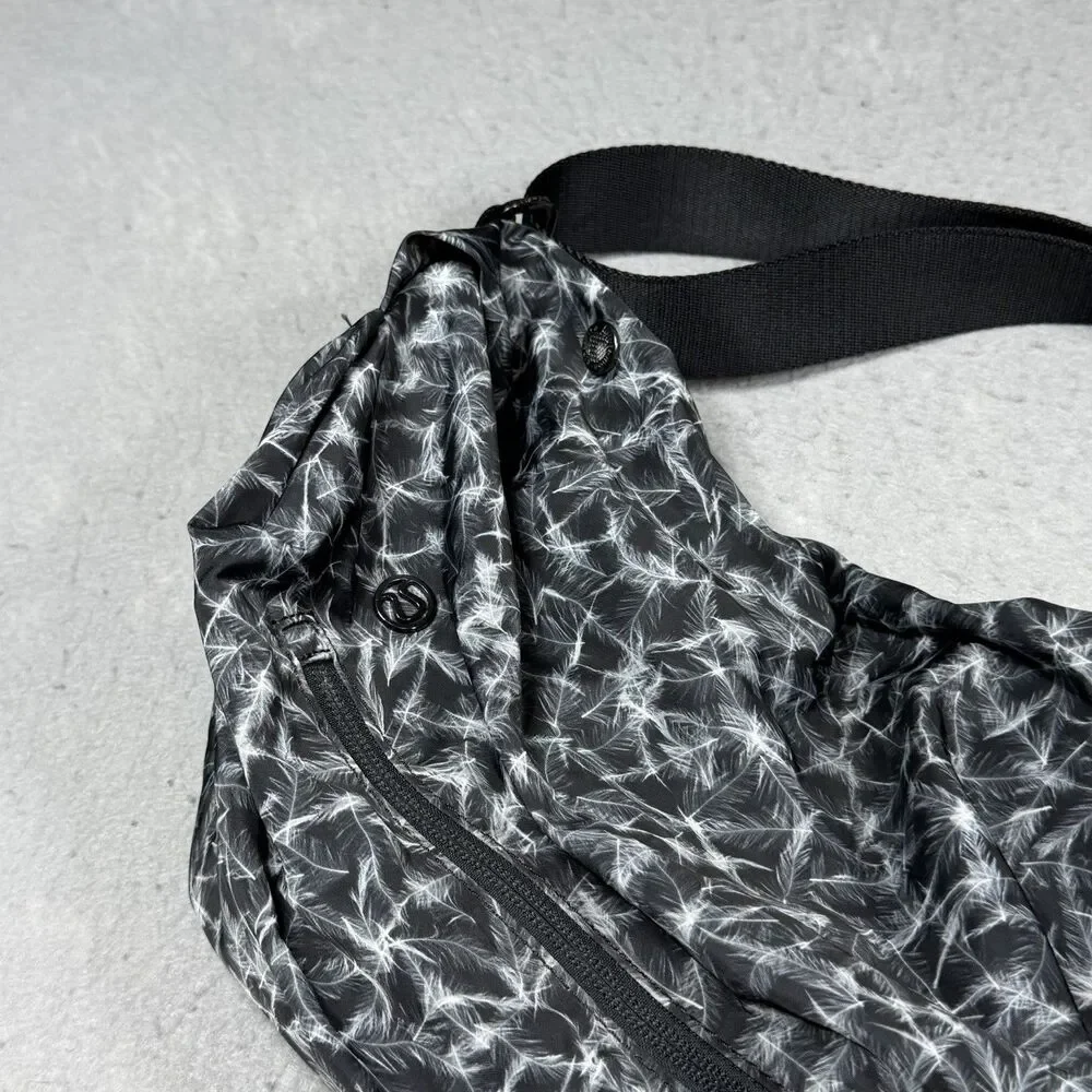 Lululemon The Yoga Mat Bag Plume Women’s Black White Design